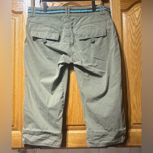 Helly Hansen Women’s Khaki Green Cargo Capri Pants/Shorts Size 30 EUC - Picture 9 of 9
